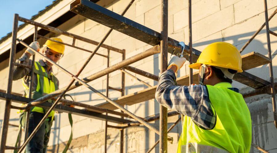 Professional gutter cleaning in Culver, IN